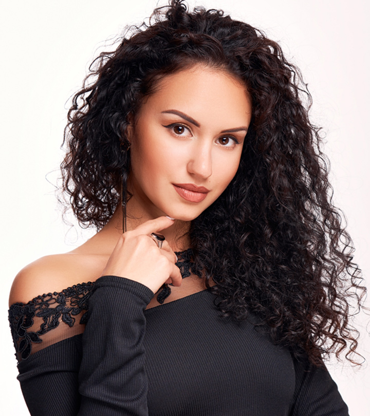 Girl with 3B natural hair