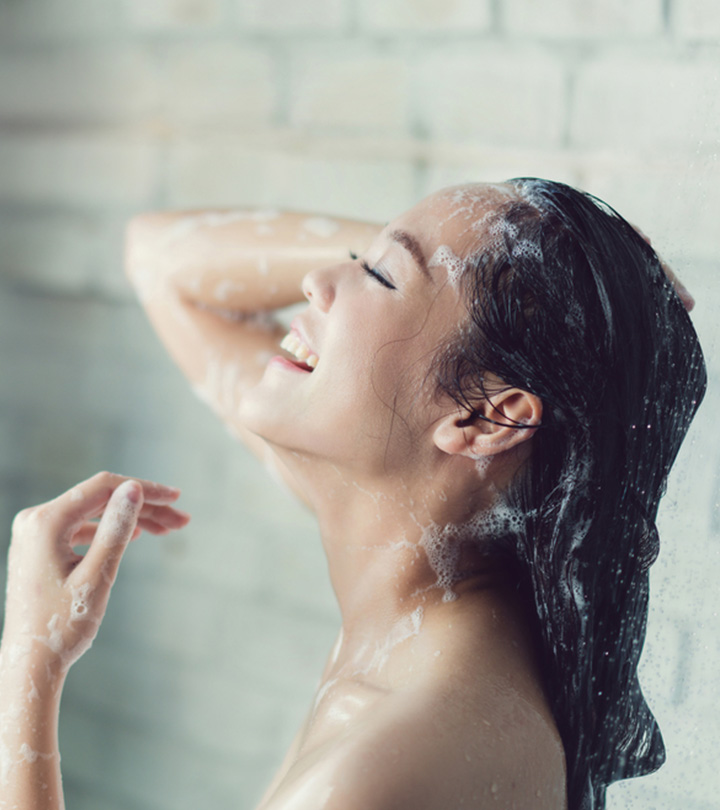 A Women Clarify Her Hair At Home
